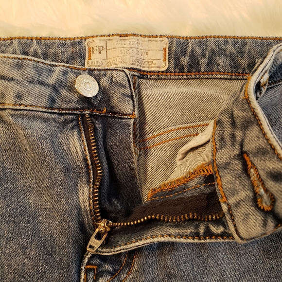 Free People Faded Jeans - Picture 8 of 8